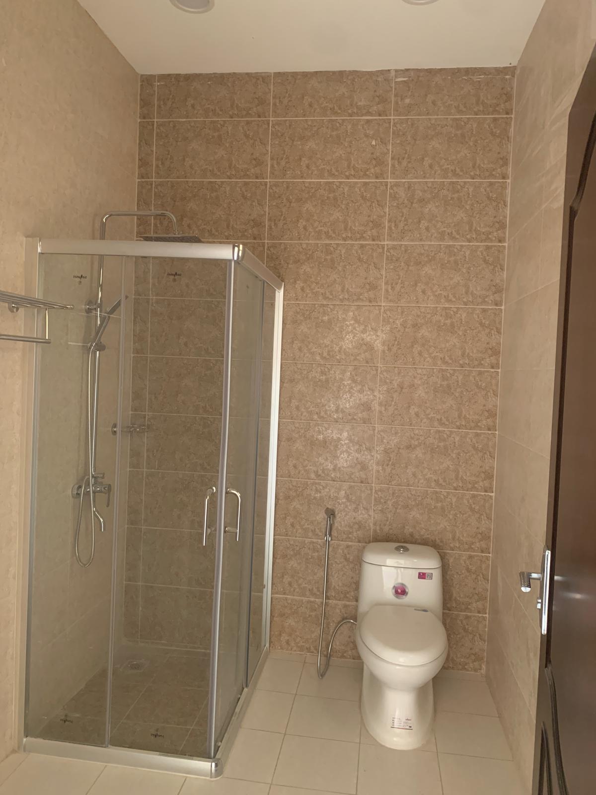 AT MADINATH KHALIFA SOUTH UNFURNISHED - Living Room